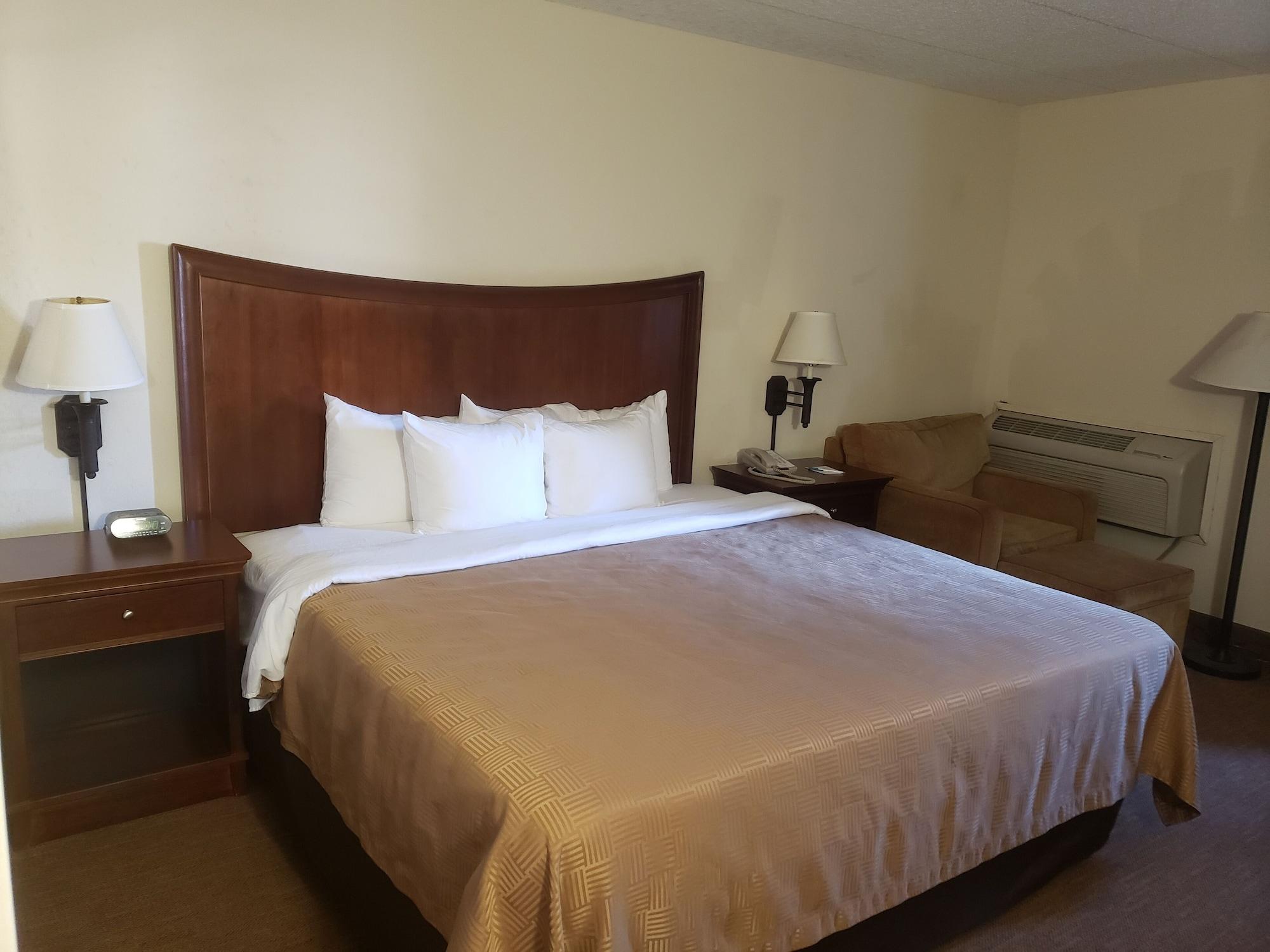 Tulsa Square Hotel Central, I-44 By Oyo Екстер'єр фото