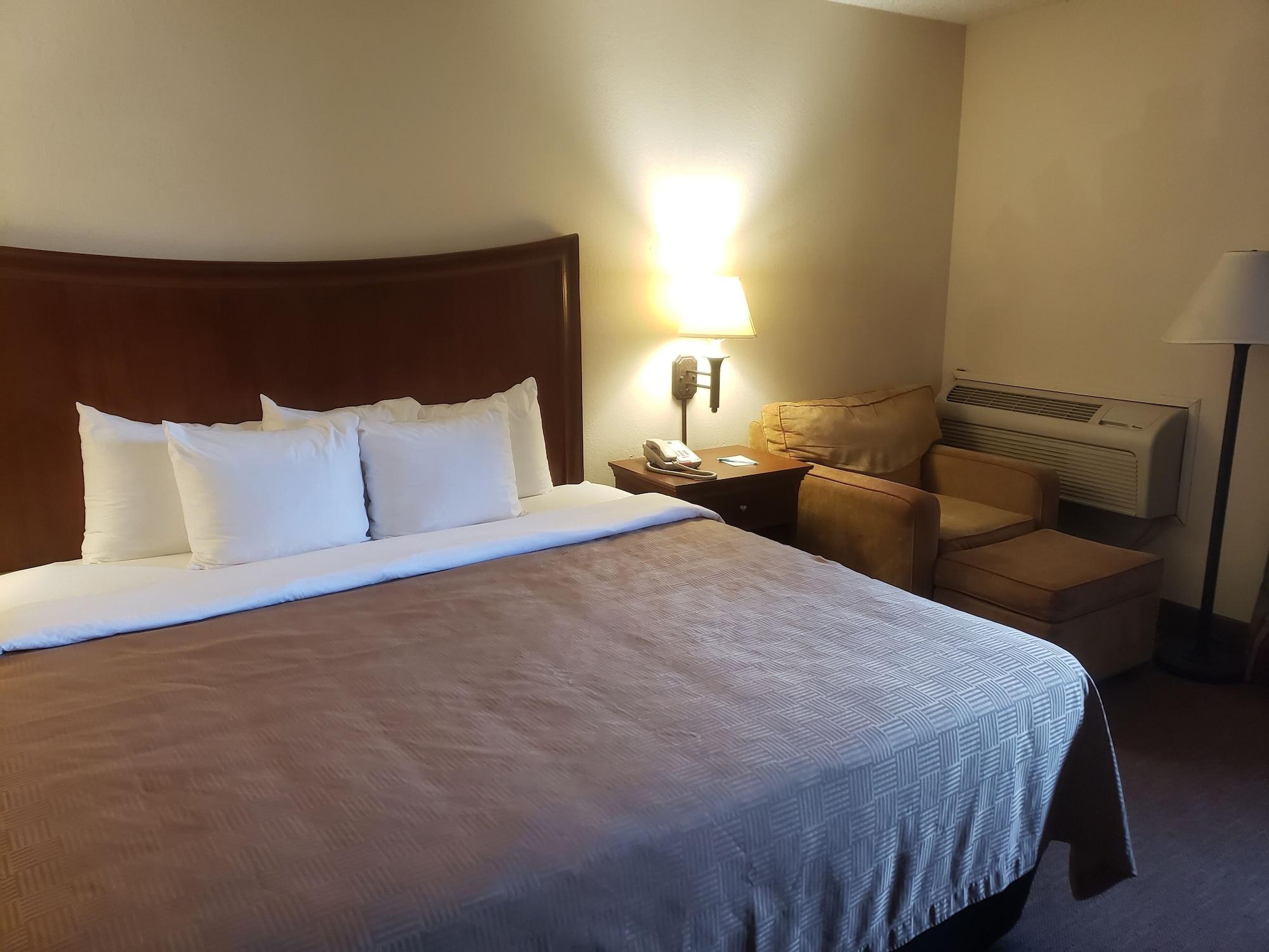 Tulsa Square Hotel Central, I-44 By Oyo Екстер'єр фото