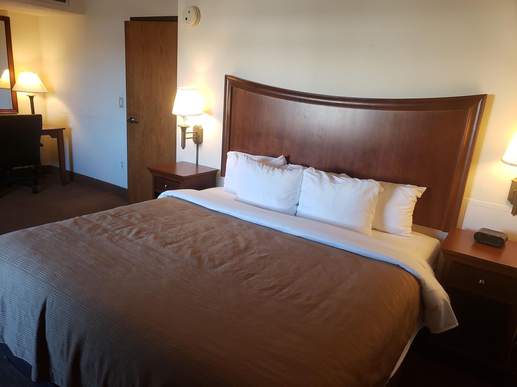 Tulsa Square Hotel Central, I-44 By Oyo Екстер'єр фото