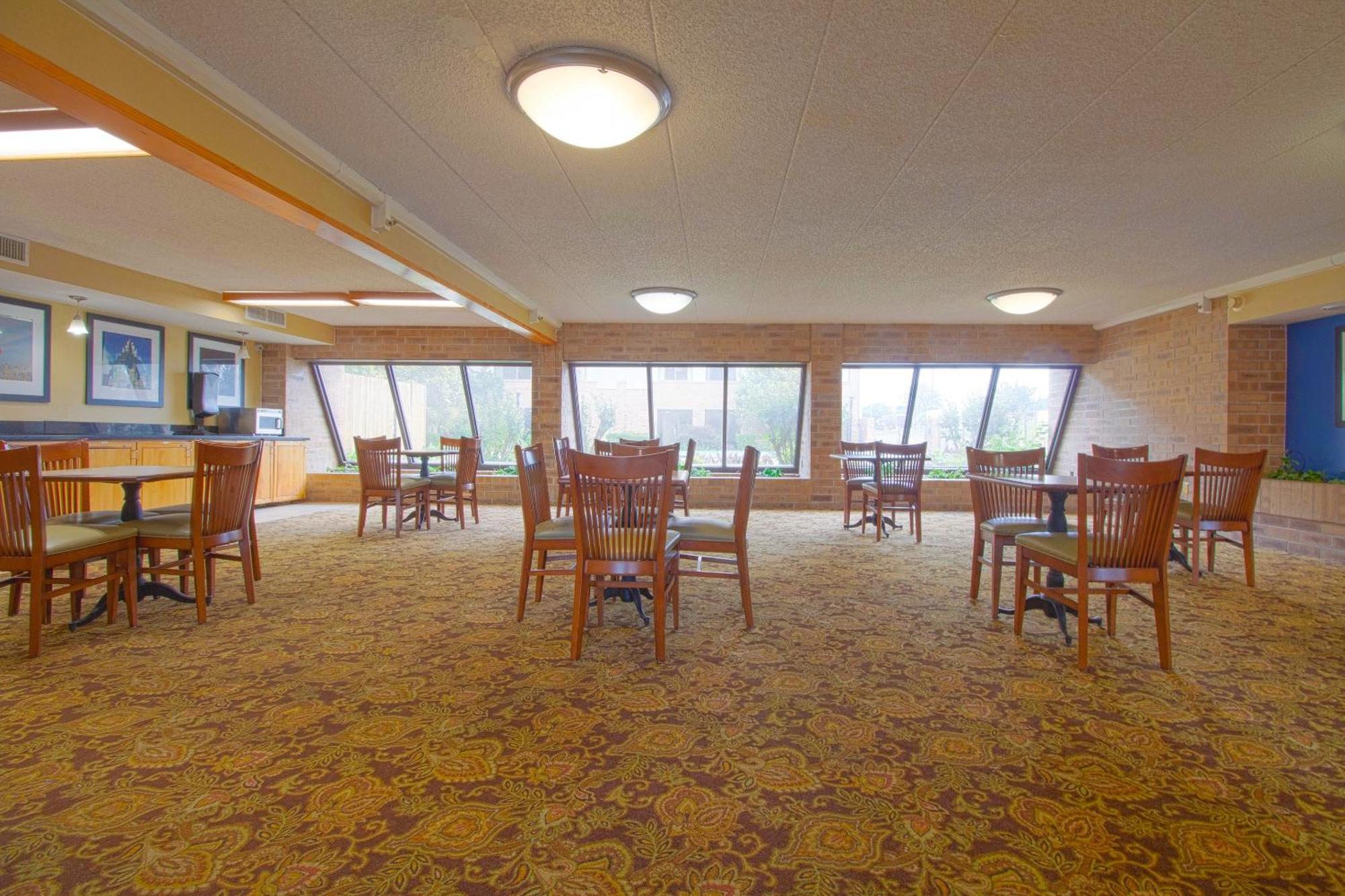 Tulsa Square Hotel Central, I-44 By Oyo Екстер'єр фото