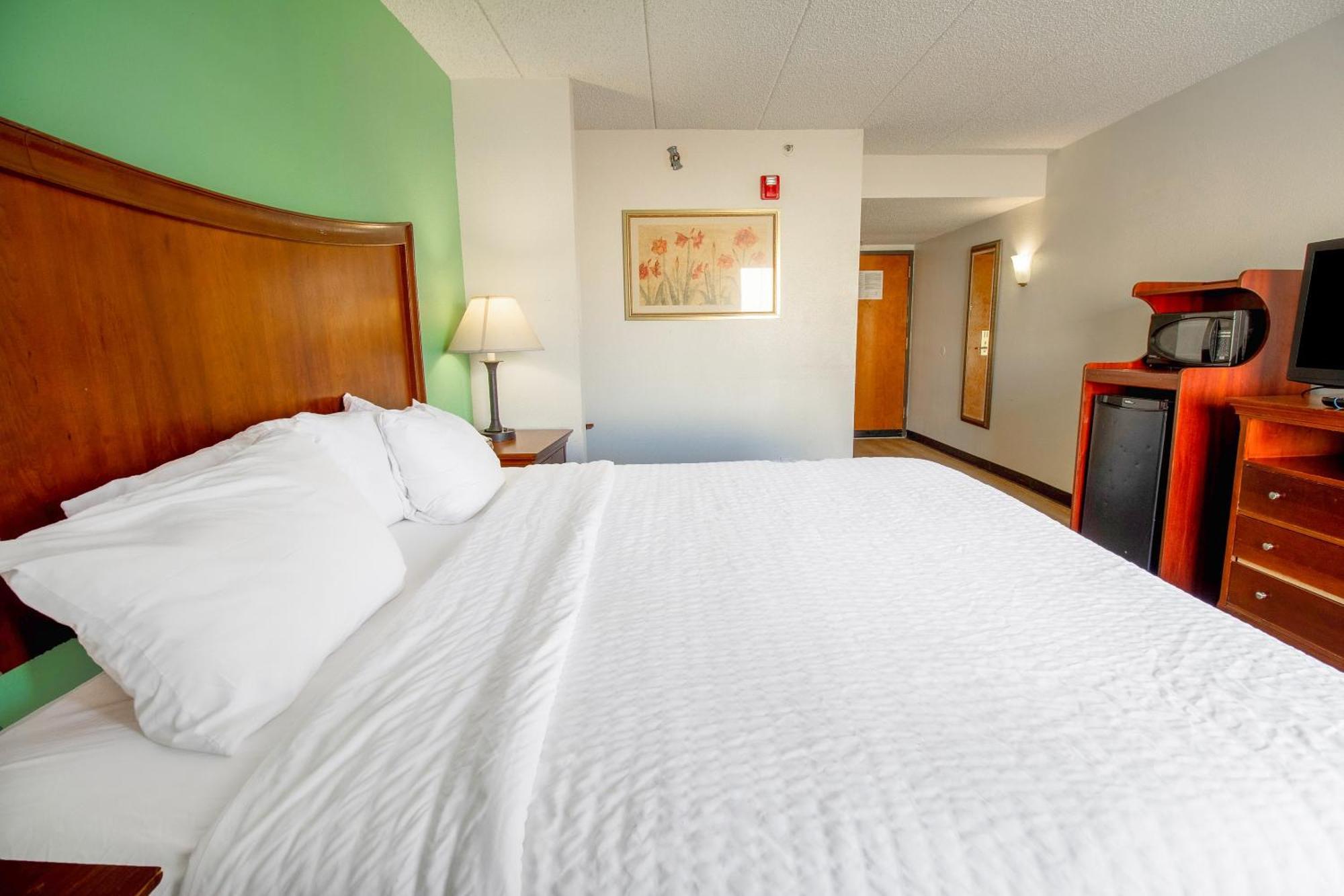 Tulsa Square Hotel Central, I-44 By Oyo Екстер'єр фото