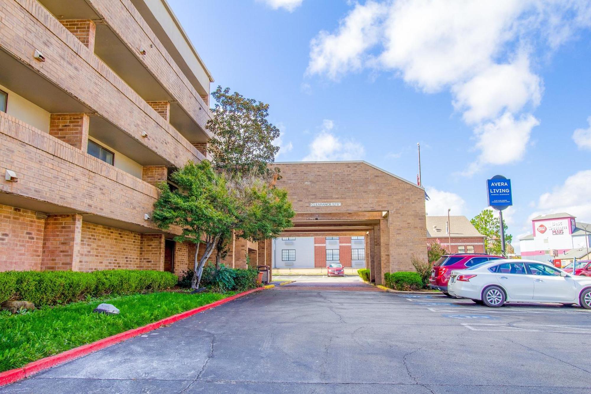 Tulsa Square Hotel Central, I-44 By Oyo Екстер'єр фото
