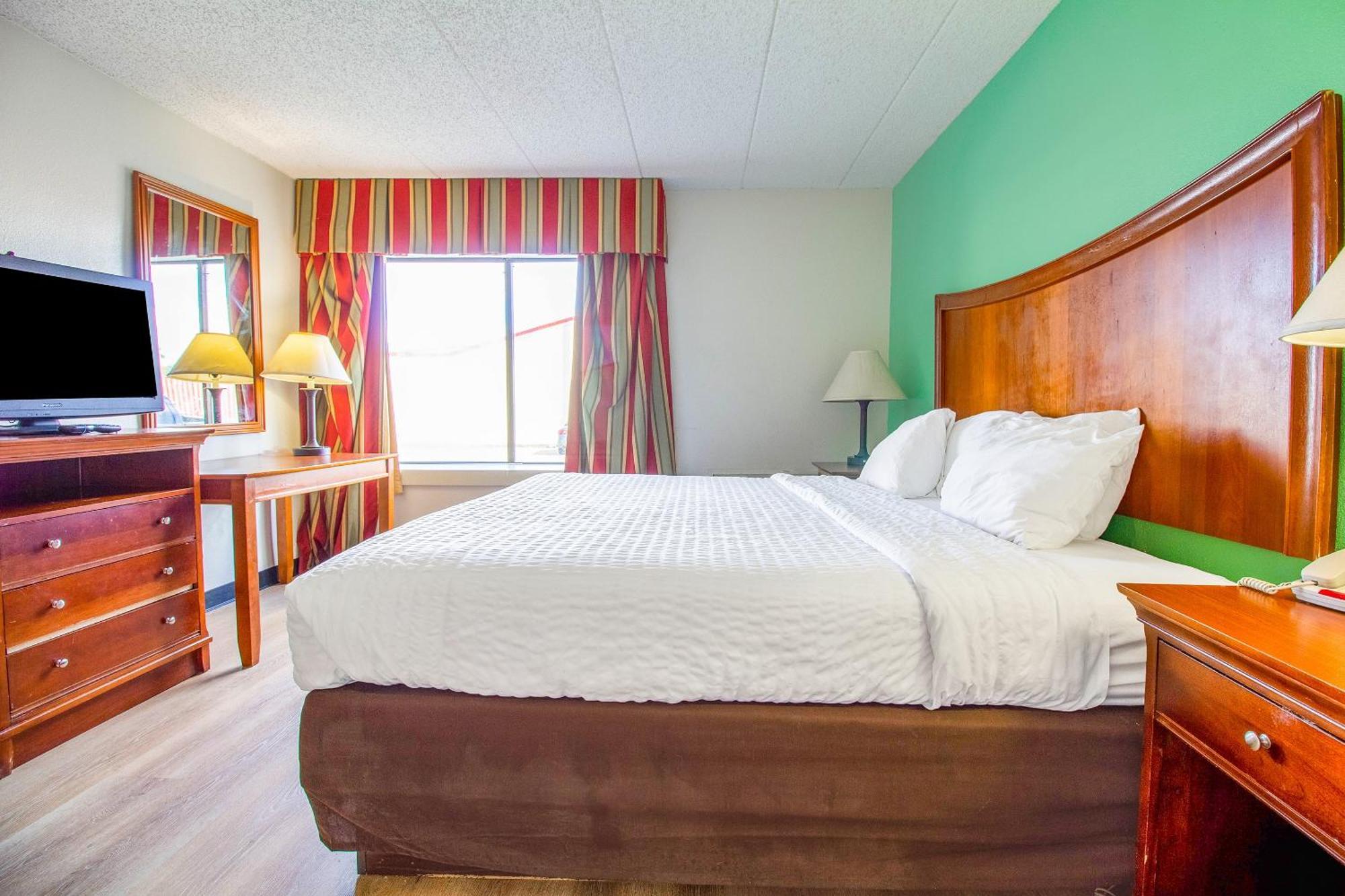 Tulsa Square Hotel Central, I-44 By Oyo Екстер'єр фото