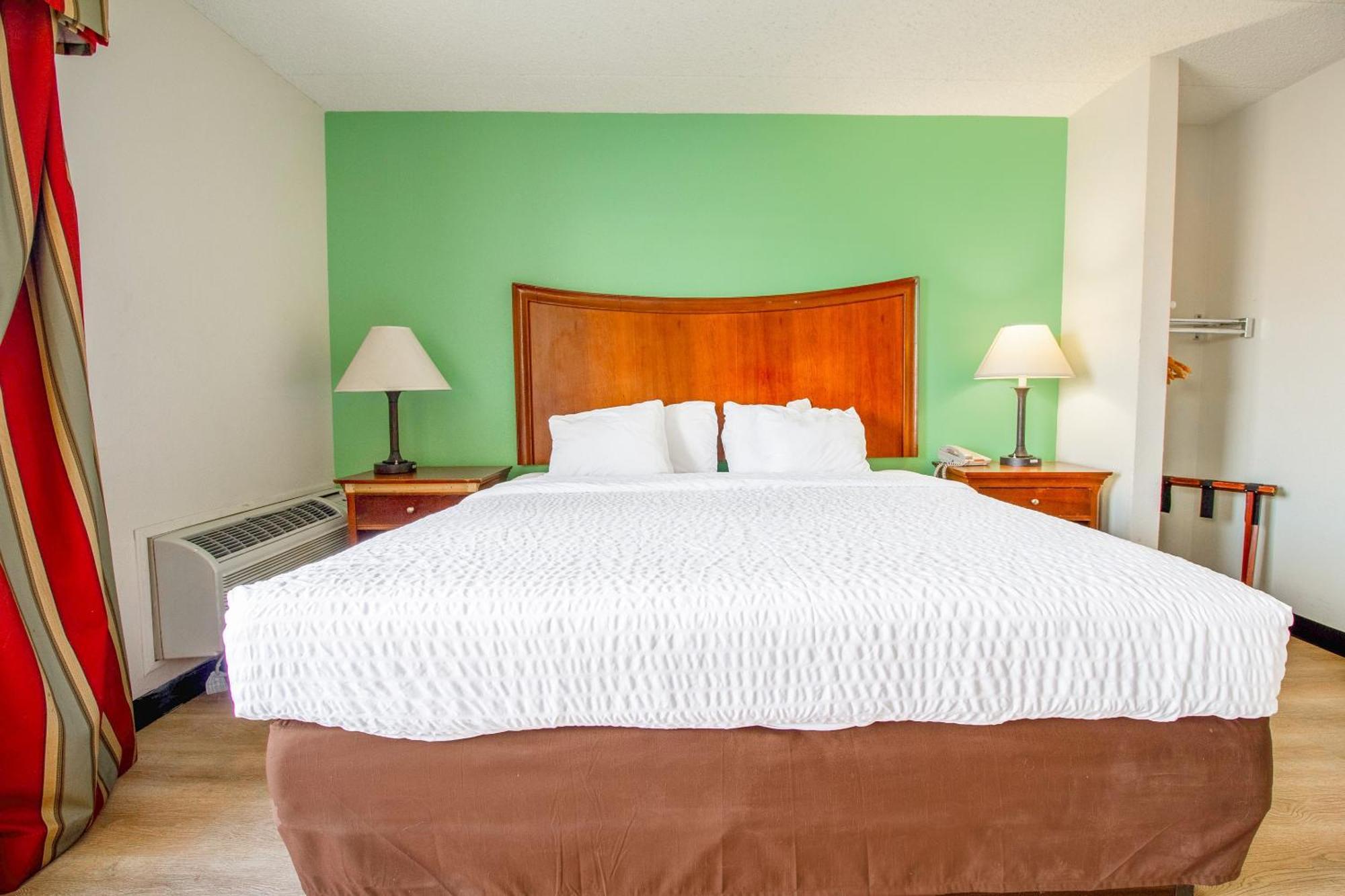 Tulsa Square Hotel Central, I-44 By Oyo Екстер'єр фото
