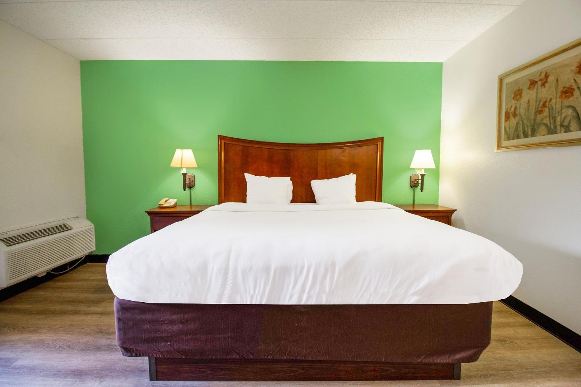 Tulsa Square Hotel Central, I-44 By Oyo Екстер'єр фото