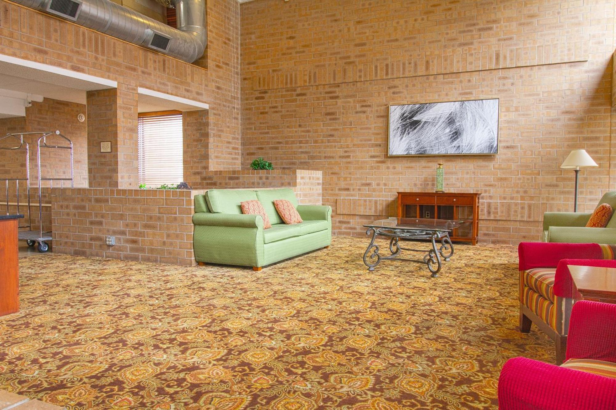 Tulsa Square Hotel Central, I-44 By Oyo Екстер'єр фото