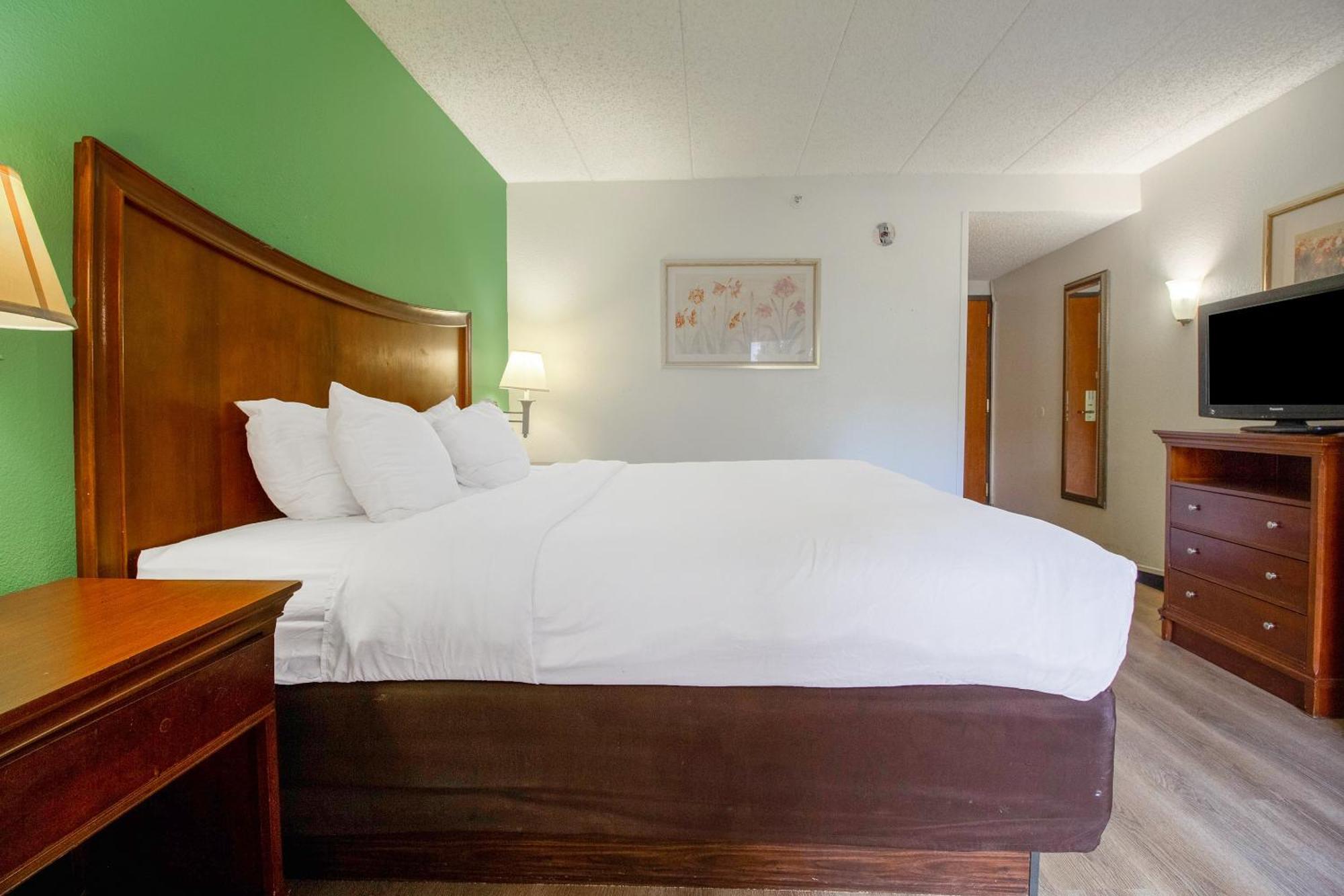 Tulsa Square Hotel Central, I-44 By Oyo Екстер'єр фото