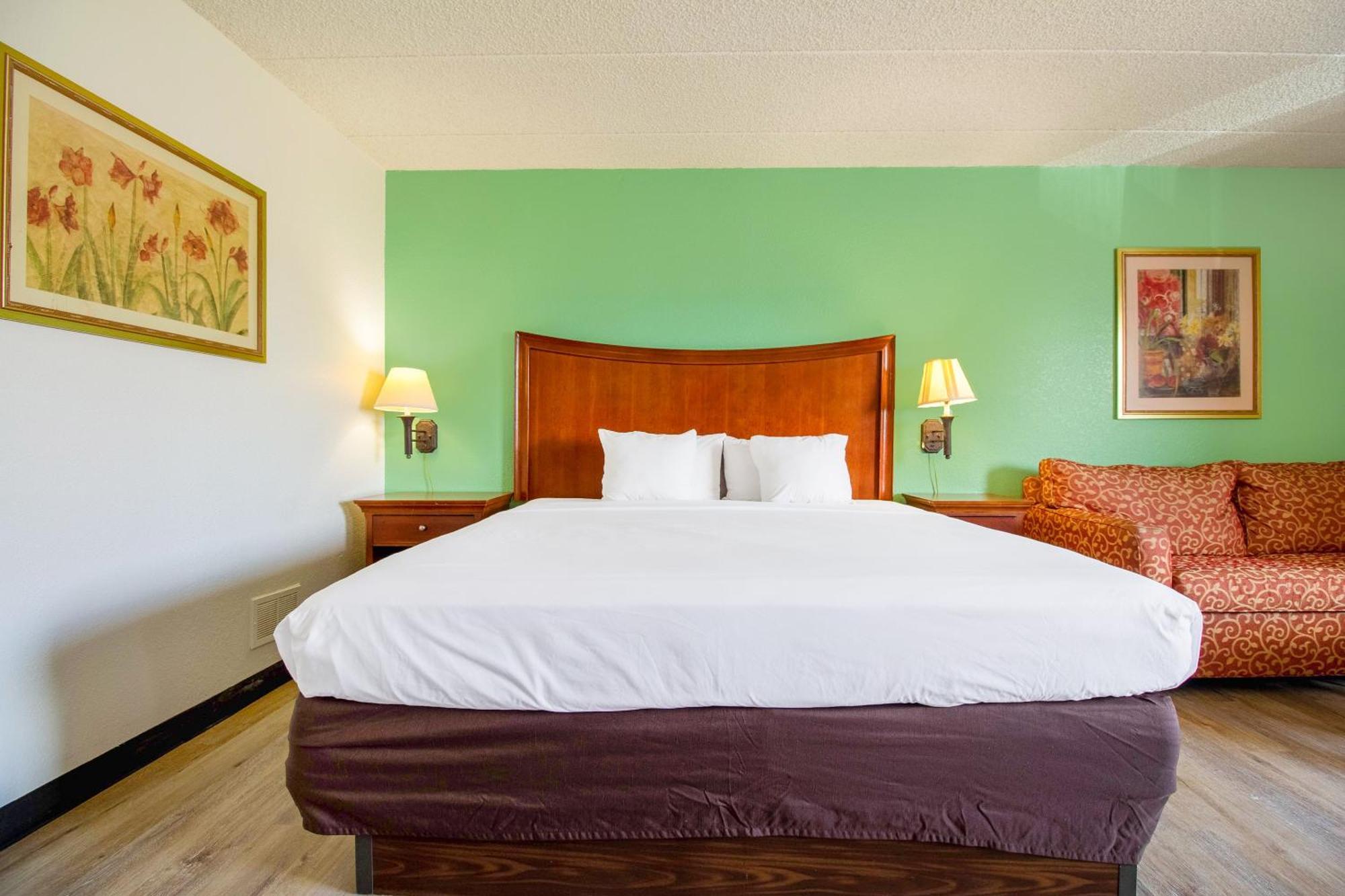 Tulsa Square Hotel Central, I-44 By Oyo Екстер'єр фото