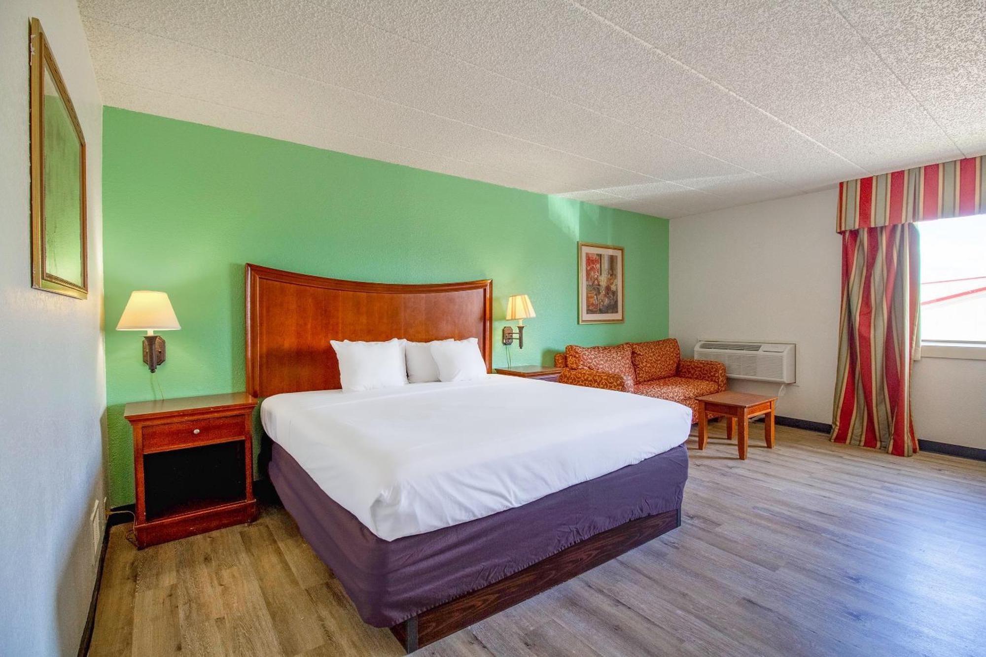 Tulsa Square Hotel Central, I-44 By Oyo Екстер'єр фото