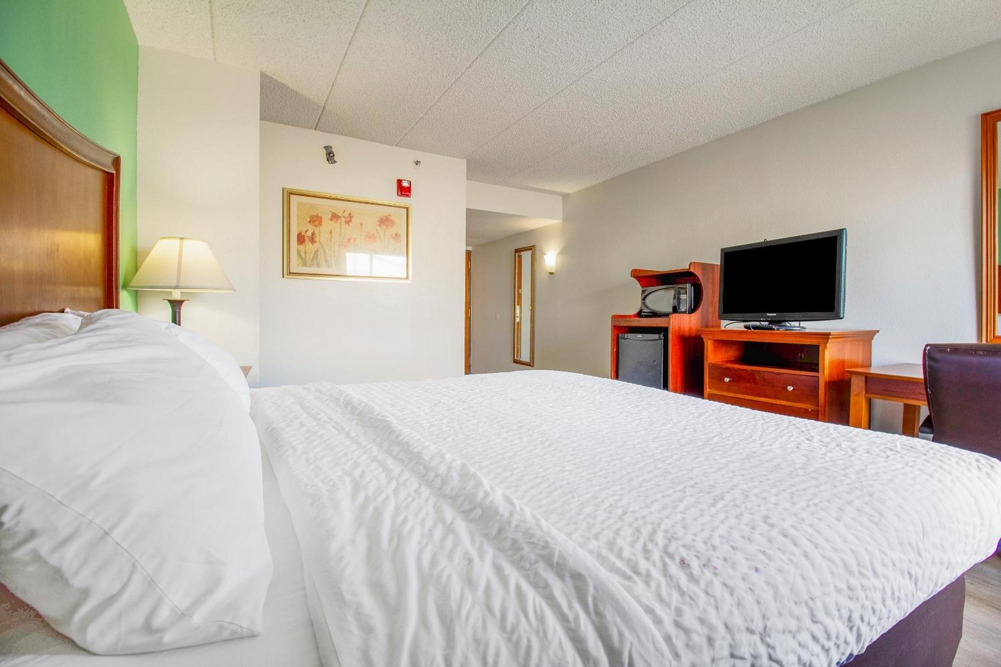 Tulsa Square Hotel Central, I-44 By Oyo Екстер'єр фото